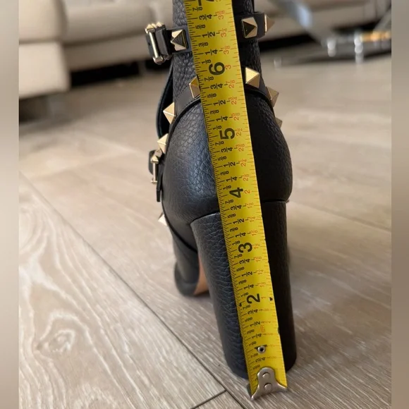 Valentino Garavani Black Grained Leather Rockstud Block Heel Ankle Boot - Picture 15 of 15